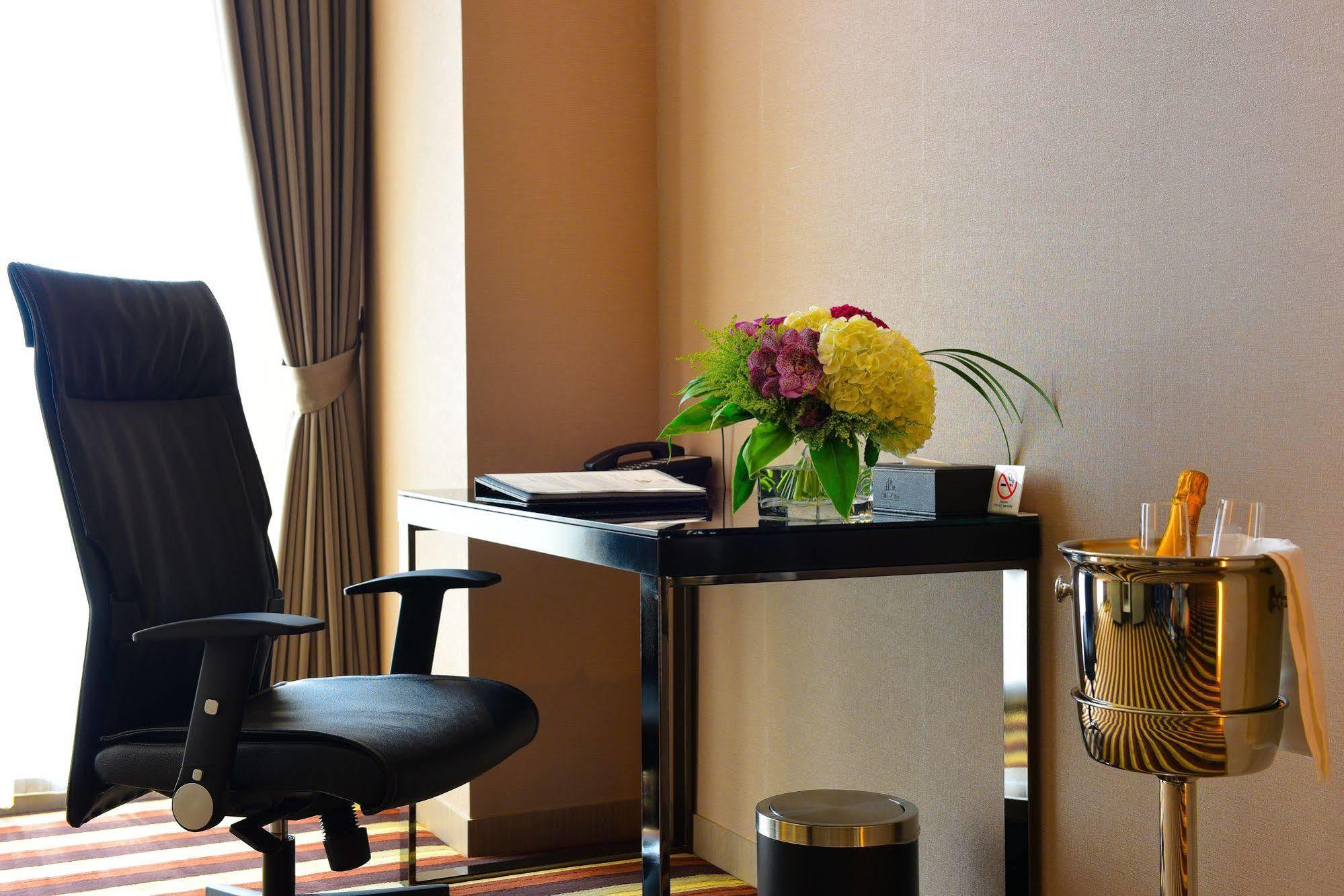 Grand Royal Hotel Toufen Dış mekan fotoğraf